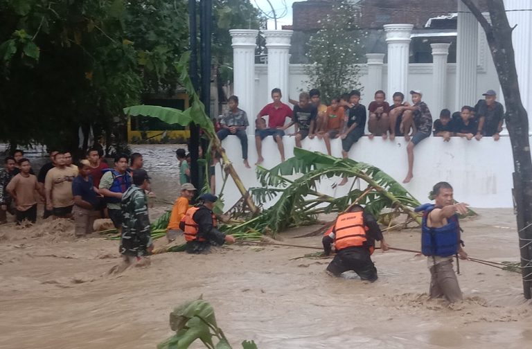 Banjir kembali melanda Wilayah Dinar Indah Kel. Meteseh dan Kel. Rowosari Kota Semarang