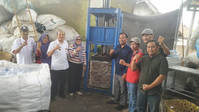 Pembukaan Kemitraan Koperasi Merah Putih Kelurahan Bambankerep dalam Pemanfaatan Limbah Plastik