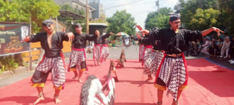 Jaran Kepang Alternatif Hiburan Hajatan Ditengah Modernisasi Jaman